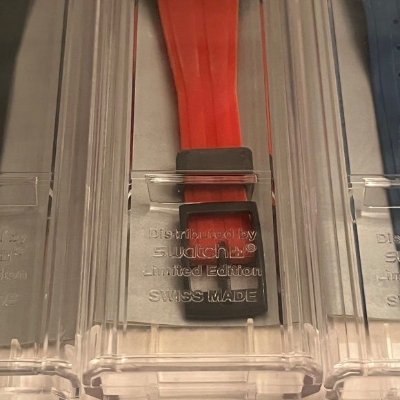 Vintage Men's Expo '86 Swatch Watch | NWT | Blue, Red - Picture 4 of 6